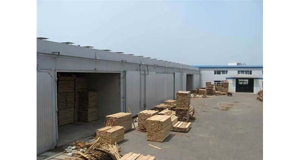 木材烘干機(jī)烘干木材時(shí)如何避免木材開(kāi)裂？